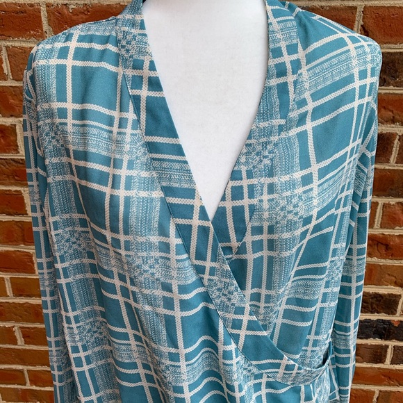 Cabi Windowpane wrap blouse Style 3068 - Picture 7 of 14